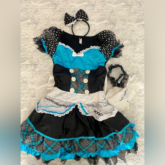👻 “SHATTERED DOLL” HALLOWEEN COSTUME. SIZE “JUNIOR SMALL”. USED ONCE. SO CUTE! - Picture 7 of 12